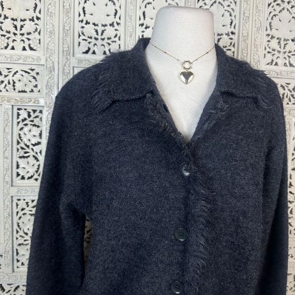 Vintage Karen Scott Dark Gray 100% Wool Fuzzy Fringe Button Up Cardigan Sz M - Picture 2 of 7